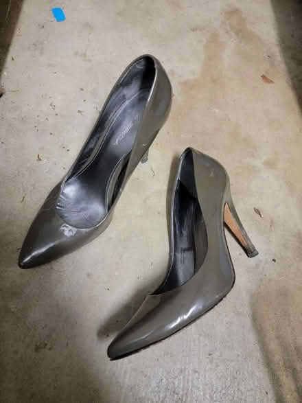 Photo of free Women's size 8 / 7.5 shoes/heels (Cuesta park) #3
