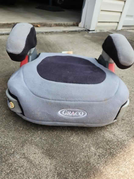 Photo of free Graco booster seat (Mt. Lebanon) #1