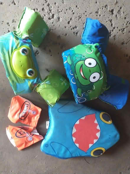 Photo of free Kids water wings (Woodridge (75th & Janes)) #1