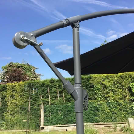 Photo of free Cantilever parasol (Burnham SL1) #3