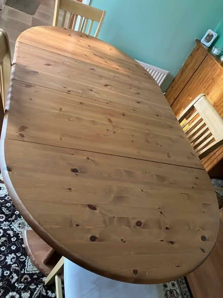 Photo of free Extending table and chairs (Stevenage SG1) #1