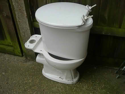 Photo of free Toilet, Cistern & Seat New Unused (Yeading UB4) #1
