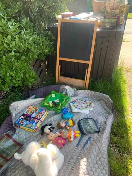 Photo of free toys books games (CR0) #1