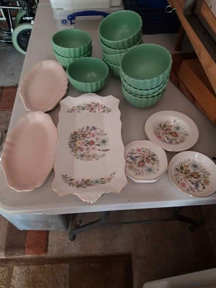 Photo of free Job lot of bowls and trays (B91 Solihull) #1