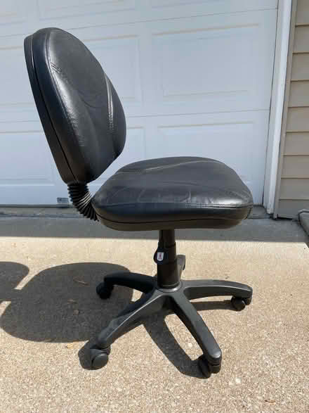 Photo of free Rolling chair (Olivette, MO) #1