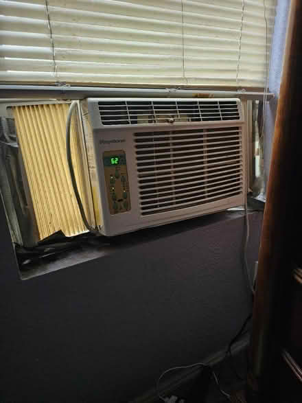 Photo of free Window AC cooler (Ontaro) #1