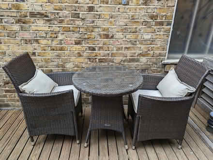 Photo of free Outdoor chairs & table (SW1P) #1