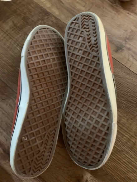 Photo of free Men’s canvas shoes Size 8 (L27) #2