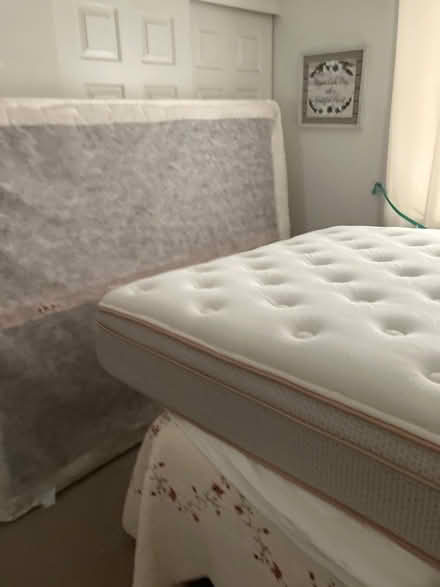 Photo of free queen size mattress & Boxspring set (Battleground Wa. 98604) #1
