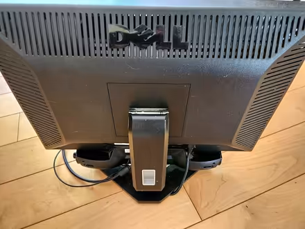 Photo of free Dell computer monitor (Clinton Corners) #3
