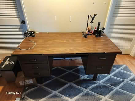 Photo of free Desk (Suisun City) #2