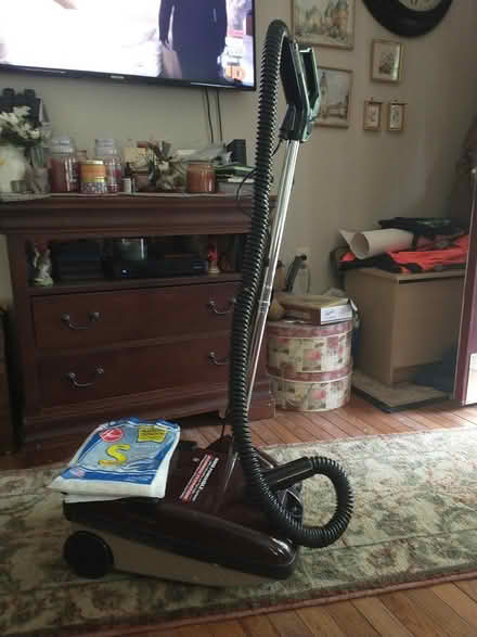 Photo of Canister vacuum cleaner (Lake Anna) #1