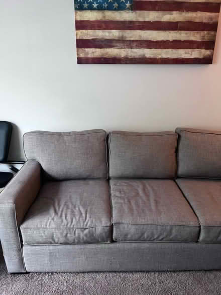 Photo of free pull out sofa. must have 2 people (vienna metro station) #4