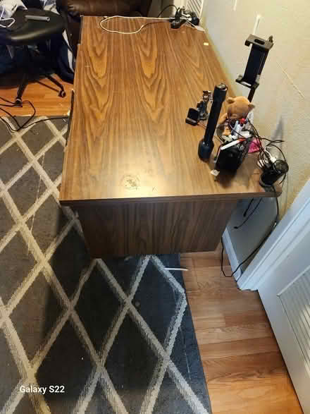 Photo of free Desk (Suisun City) #1