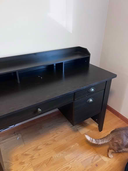 Photo of free used desk (vienna metro station) #2
