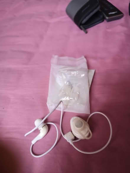 Photo of free BN wireless bluetooth earpieces (Lakeside) #1