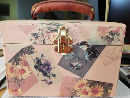 Photo of free Paper metal and vinyl Jewelry box (Glenview near Northbrook) #2