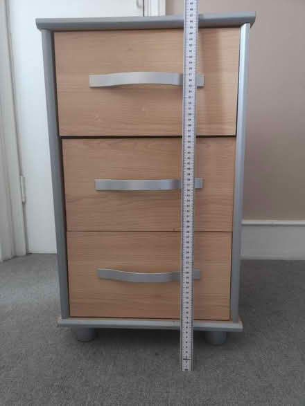 Photo of free Small chest of drawers (Stockwell,Nine Elms,Vauxhall) #1