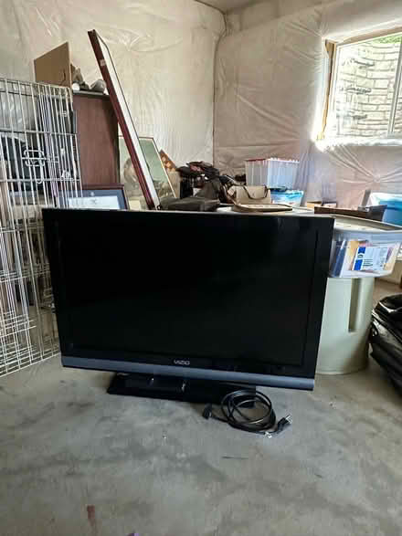 Photo of free 27 inch Vizio TV (Eagle Ridge) #1