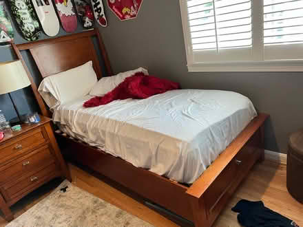 Photo of free Bed with mattress (Swan Terrace & Fort Hunt Rd) #1
