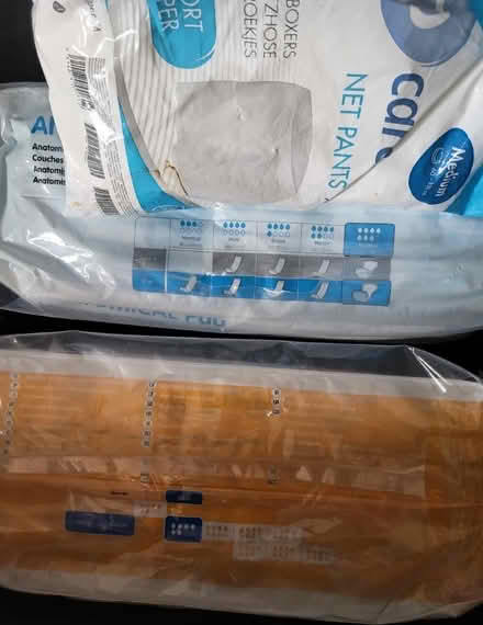 Photo of free 2 pack of adult pads (Chelmsford CM1) #2
