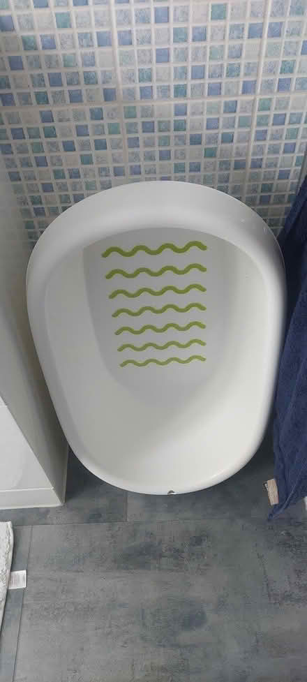 Photo of free Baby bath (SW18) #1