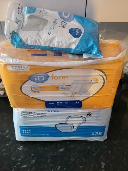 Photo of free 2 pack of adult pads (Chelmsford CM1) #1