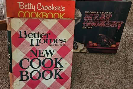 Photo of free Old cookbooks until 6.1 (Powhatan Crossing) #1