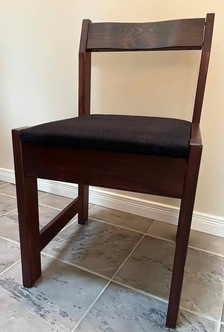 Photo of free Pine chair (Kanata (Kanata (Kanata (Katimavik)) #1