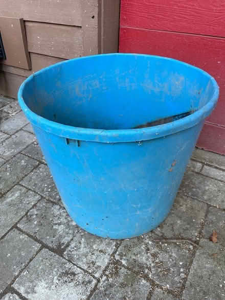 Photo of free Xtremely large bucket (Earlysville - near Reservoir) #1