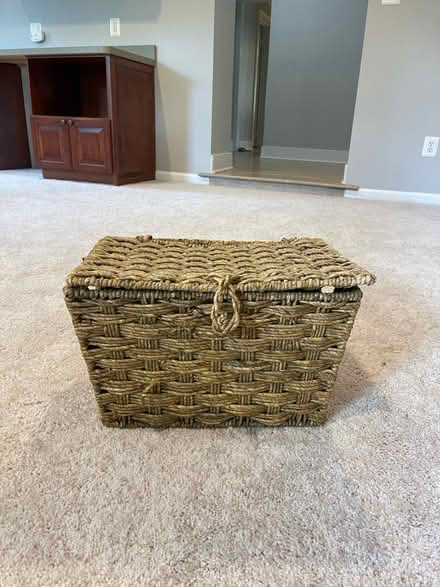 Photo of free Basket with lid (Vienna) #1