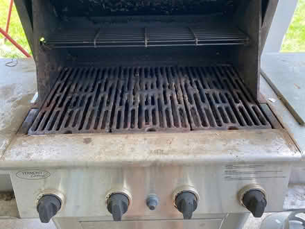 Photo of free grill, Vermont brand (South Fort Collins) #3