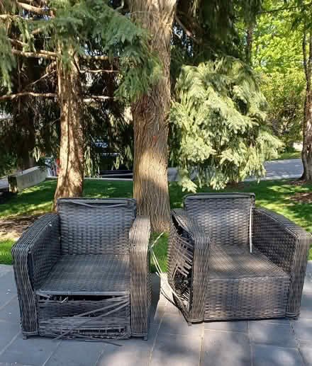 Photo of free Outdoor patio set (Bathurst & Eglinton) #2