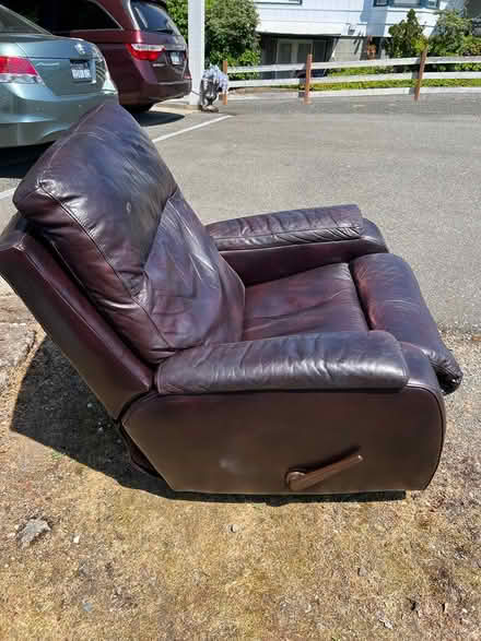 Photo of free Flexsteel leather rocker recliner (Adjacent to Olympic College) #2