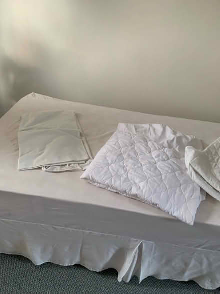 Photo of free single divan/bedding/drawers (Chesterton Cambridge) #1