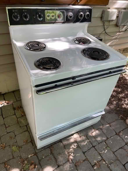 Photo of free Vintage stove (Ferndale) #1