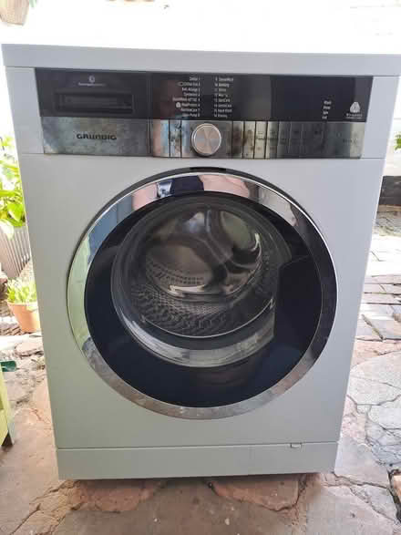 Photo of free Grundig 8kg, washing machine, faulty (Knutsford WA16) #1