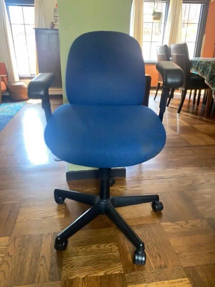 Photo of free Office desk chair (Bancroft Ave near Lee Ave) #1