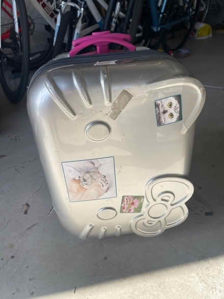 Photo of free Hello kitty carry on kids (Berryessa) #2