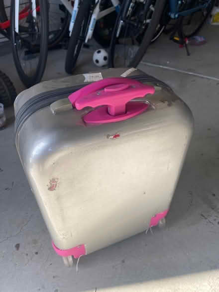 Photo of free Hello kitty carry on kids (Berryessa) #1