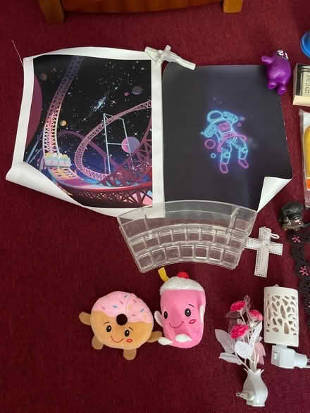 Photo of free decorations, lamps, wall art (Bloomfield) #2