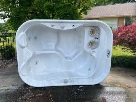 Photo of free Hot tub (Vancouver) #2