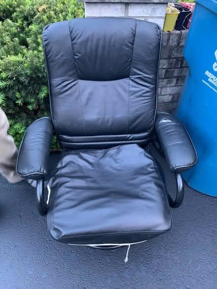 Photo of free Chair (SE Downers Grove) #1