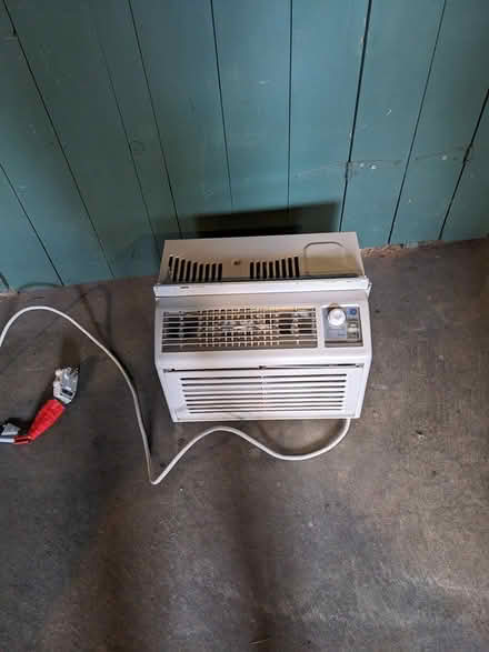 Photo of free Non-working AC Unit (South Evanston) #1