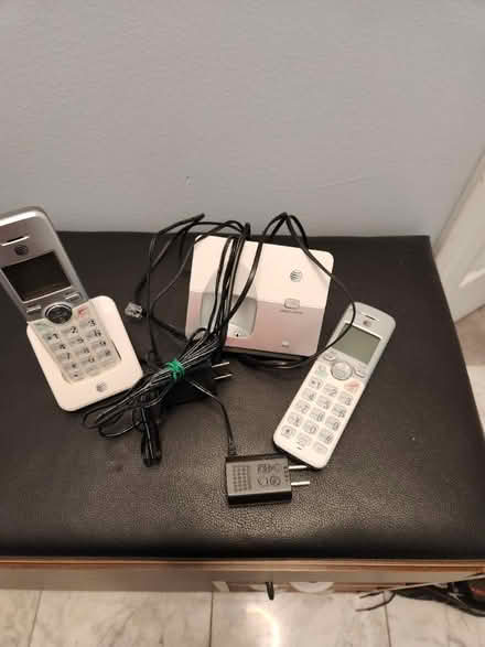 Photo of free ATT Cordless phones (Glenview near Northbrook) #1
