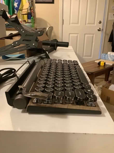 Photo of free Keyboard, corded (& old Bluetooth) (Ypsilanti,byEllsworth&Mich Ave) #3