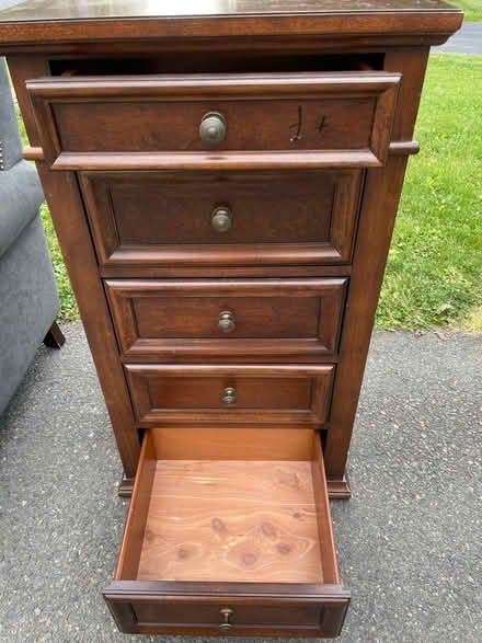 Photo of free Small space dresser (McLean/Falls Church.) #1
