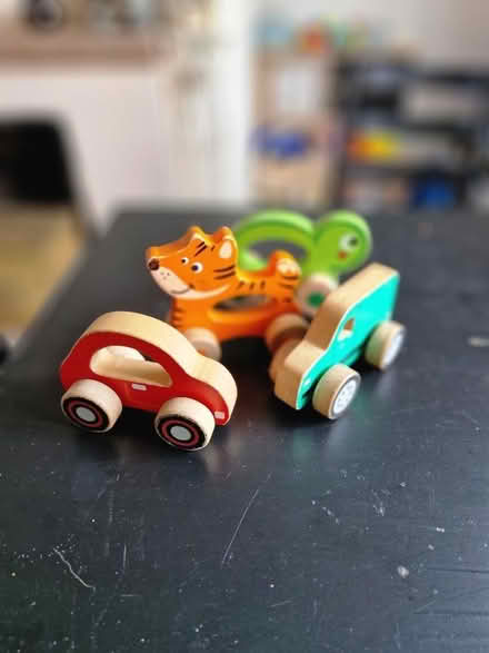 Photo of free 4 wooden cars (Lache CH4) #1