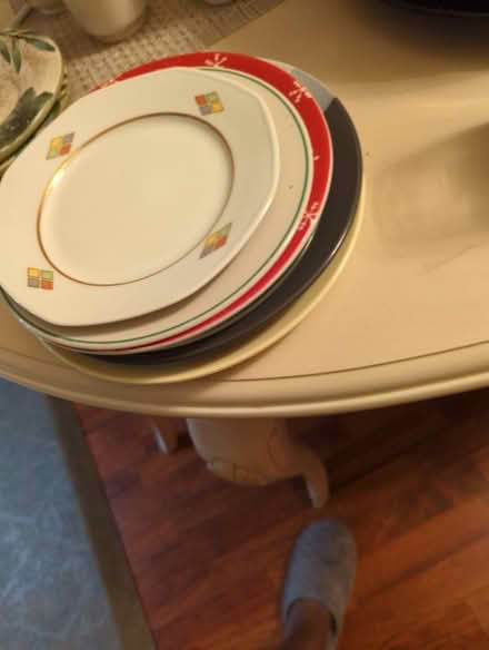 Photo of free Assorted tableware and dishes (West Palm Beach) #1