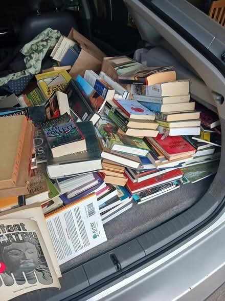 Photo of free books (6th between g and h in Arcata) #1